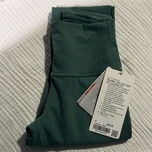 NWT wunder train HR right 25” contour fit